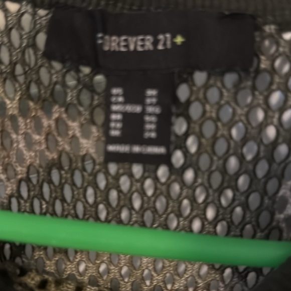 Crop top - Picture 3 of 3